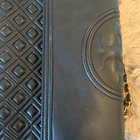 Tory Burch Fleming Convertible Shoulder Bag - Picture 14 of 16